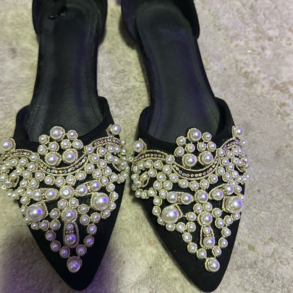 Dress Shoe with Pearls